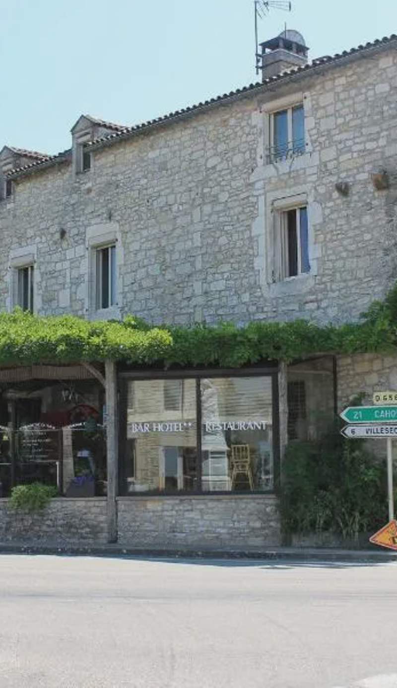 Logis Hotels- Auberge de la Tour - Hôtel et restaurant