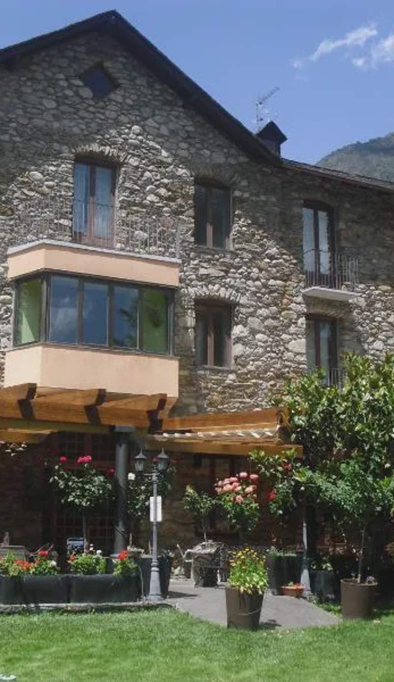 Hostal Vall D'Aneu by Arcas & Sambola