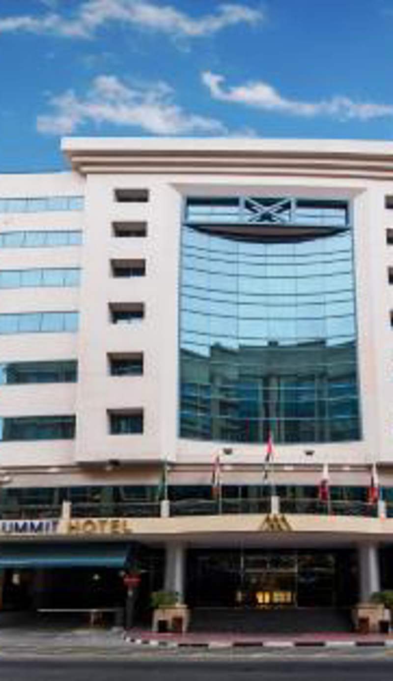 Landmark Summit Hotel