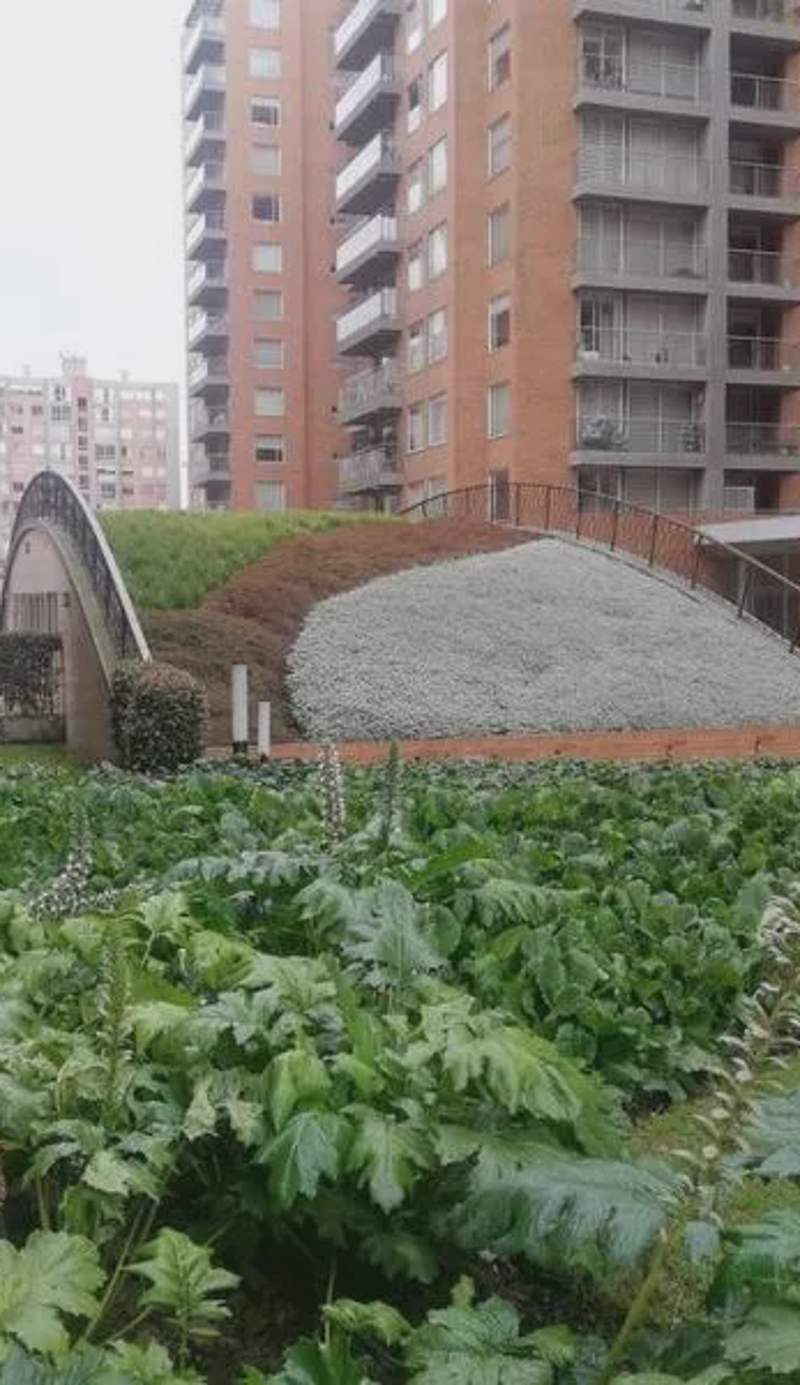 Hermosa habitación privada en conjunto residencial cerca al Aeropuerto y terminal de Bogotá, zonas comunes se comparten con 1 persona