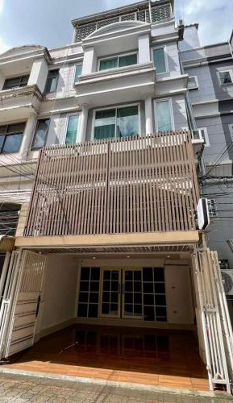Comfy Crib Hostel 2