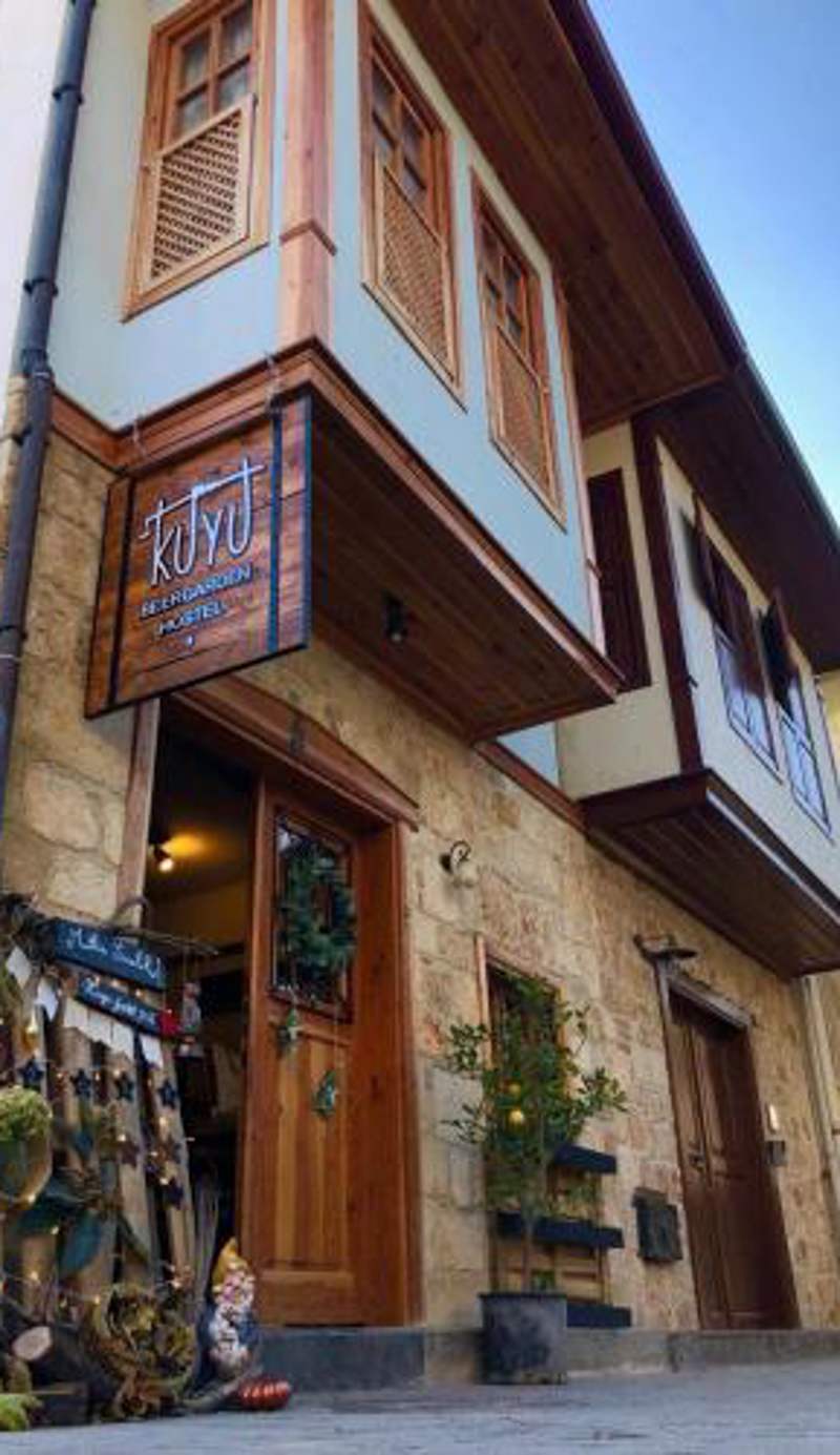 Kuyu Beergarden Hostel