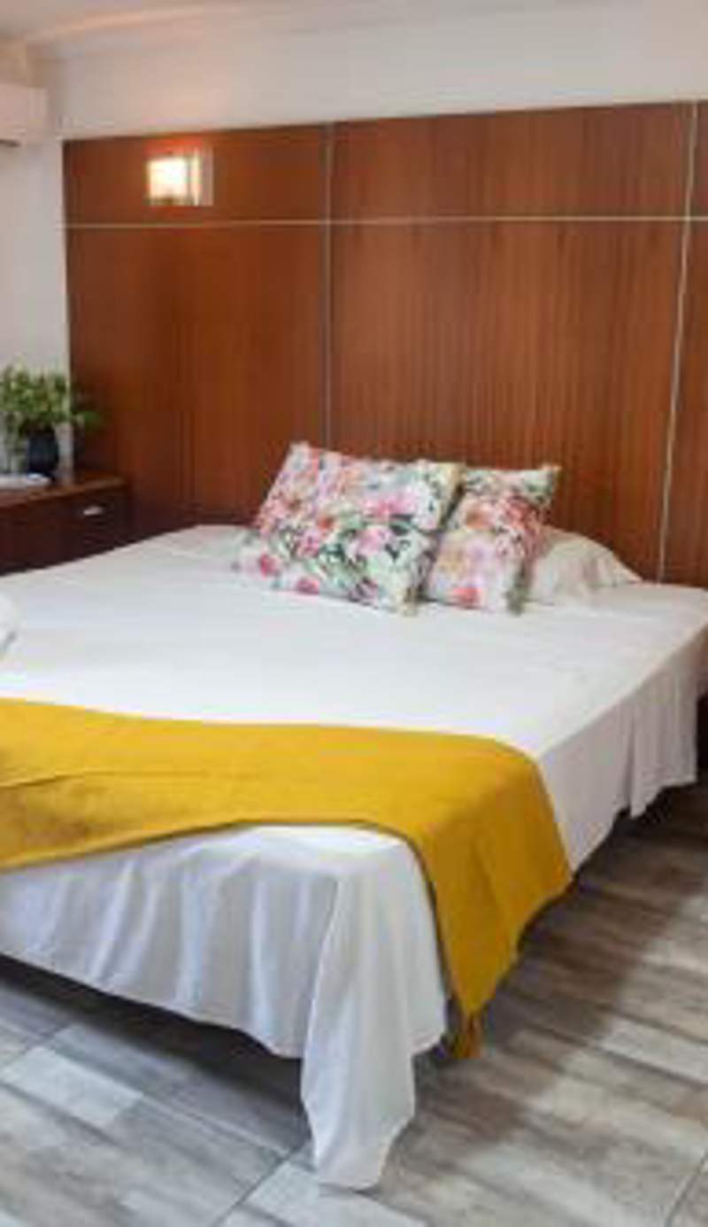 Cresta Inn