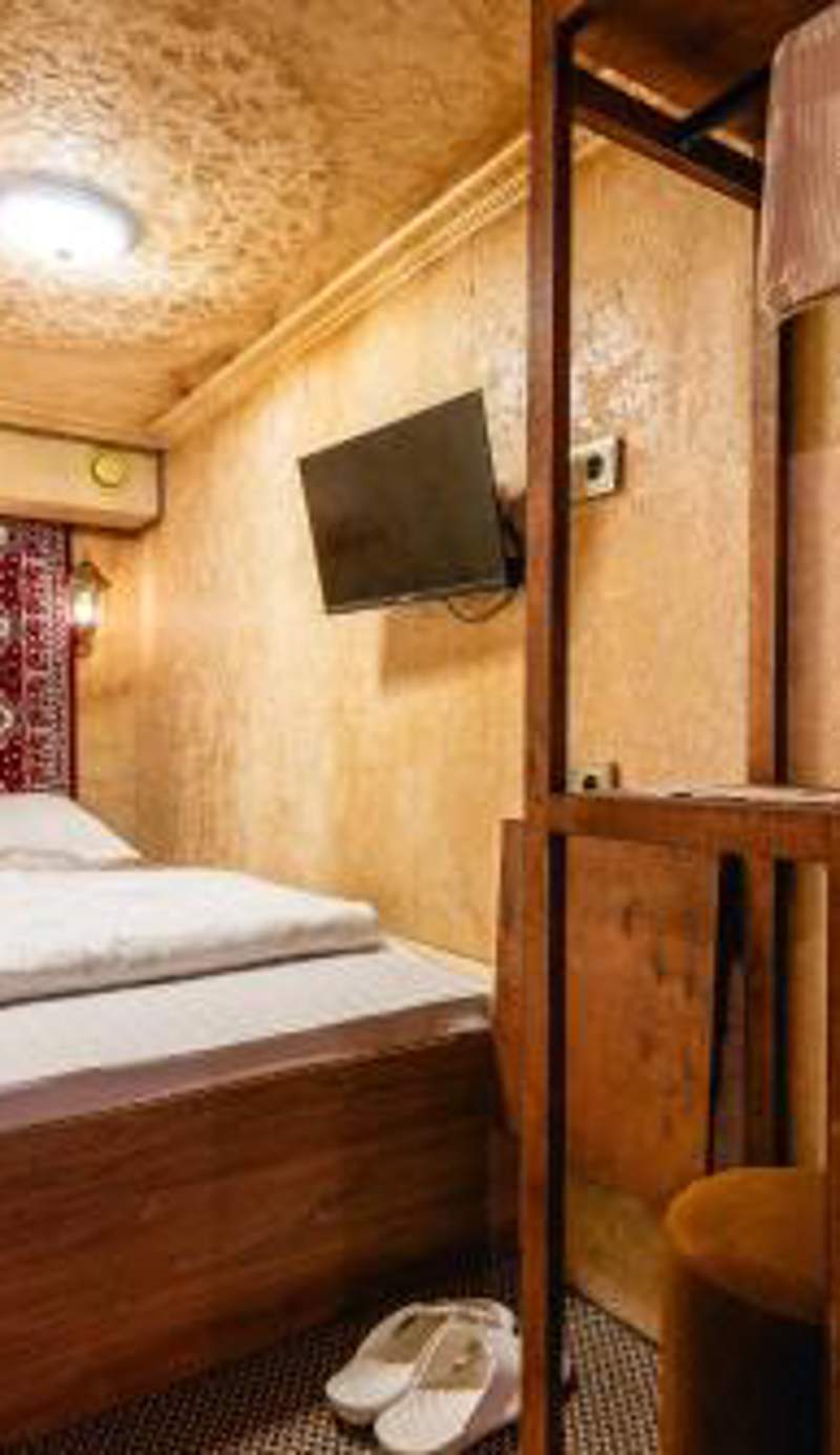 Alladin Capsule Hotel