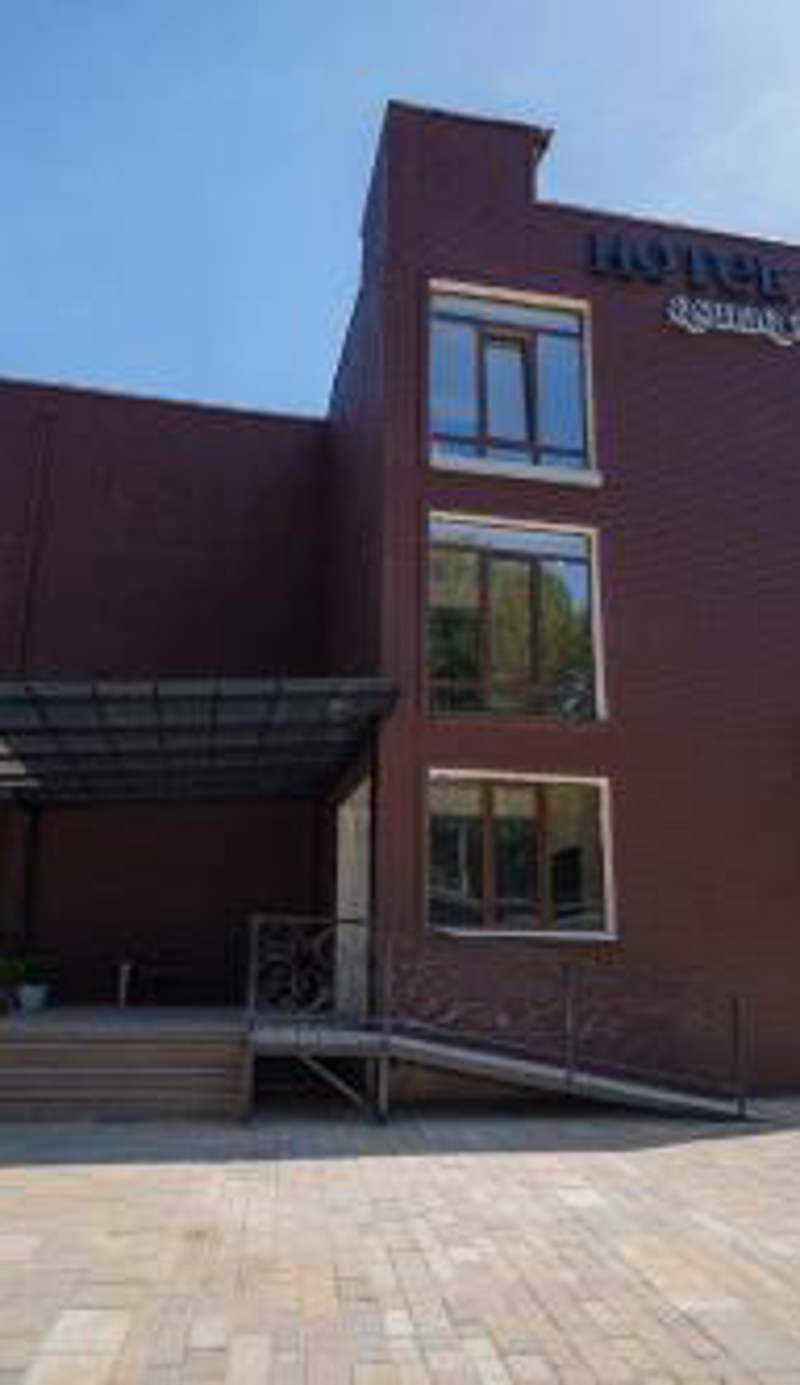 Hotel 33
