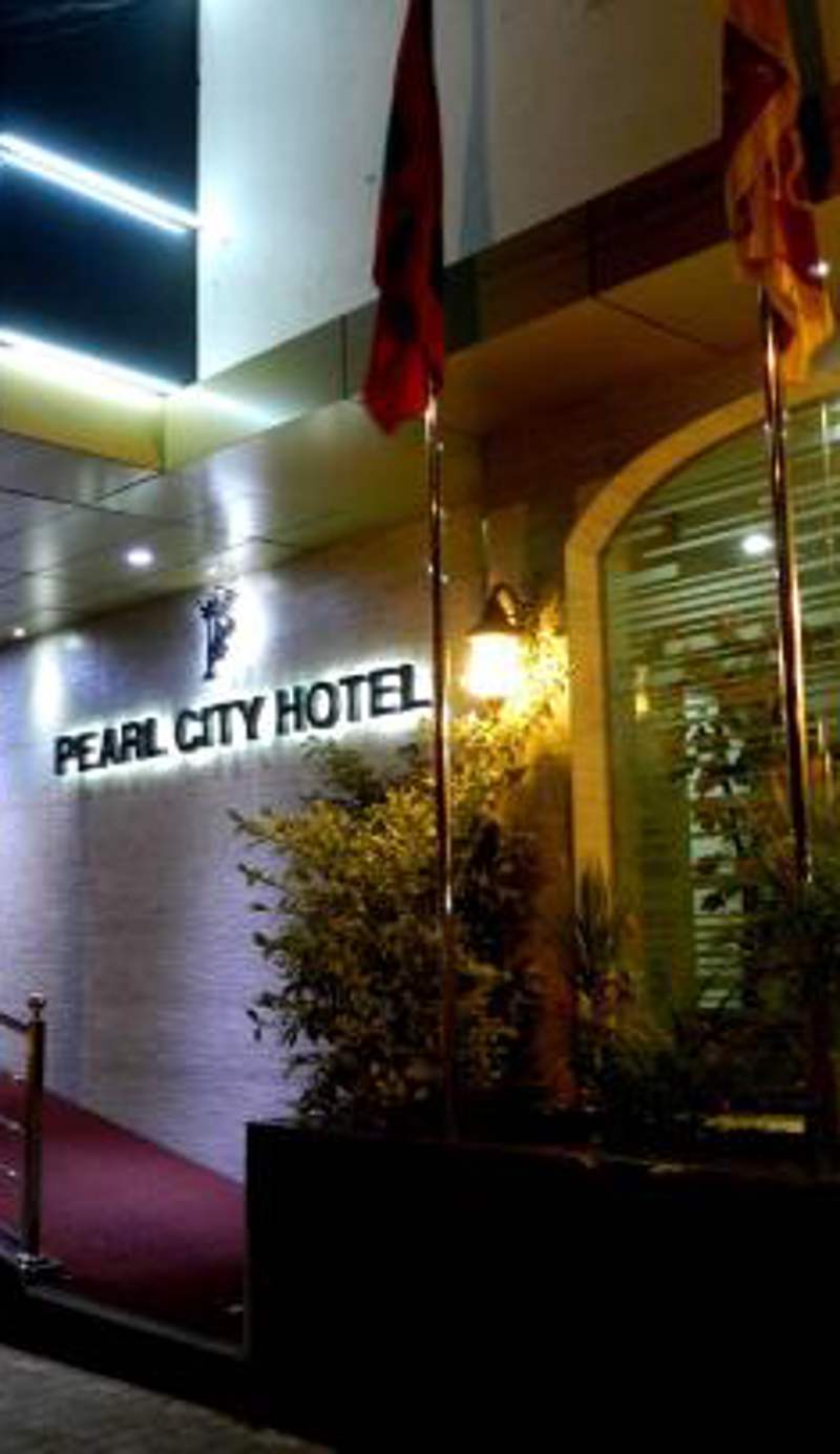 Pearl City Hotel