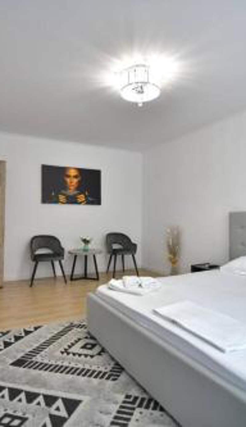 Luxury Studio / M Romancierilor