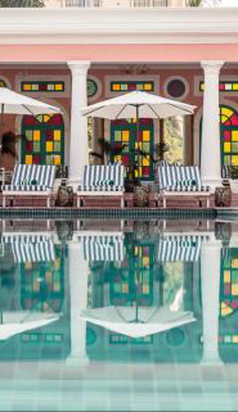 HOTEL WHITE RABBIT