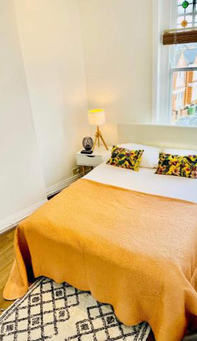 Bright One -Bed for 4 - Abeville Village