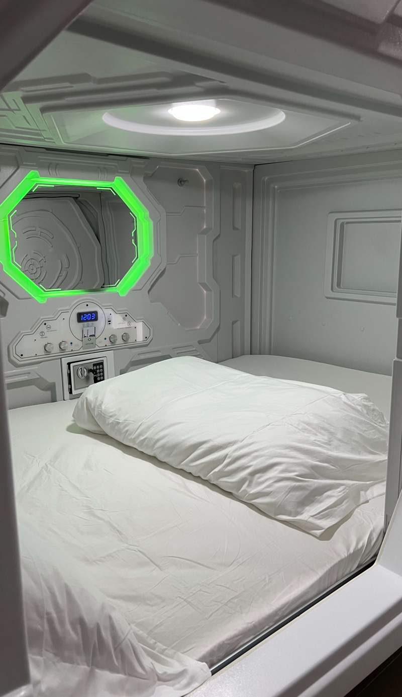 Kiwi Capsule Hotel
