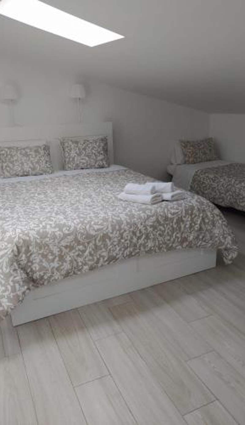 Isaura Home