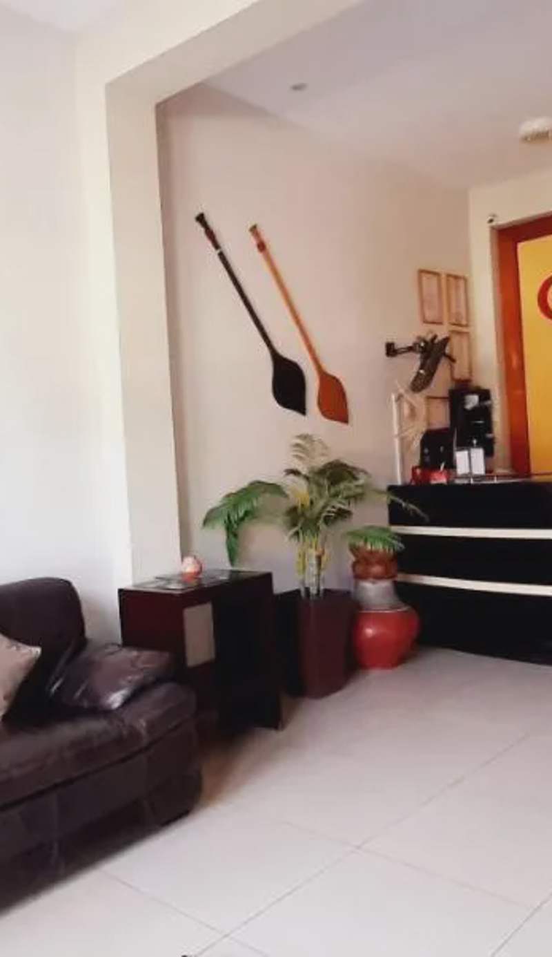 Hostal Huayruro
