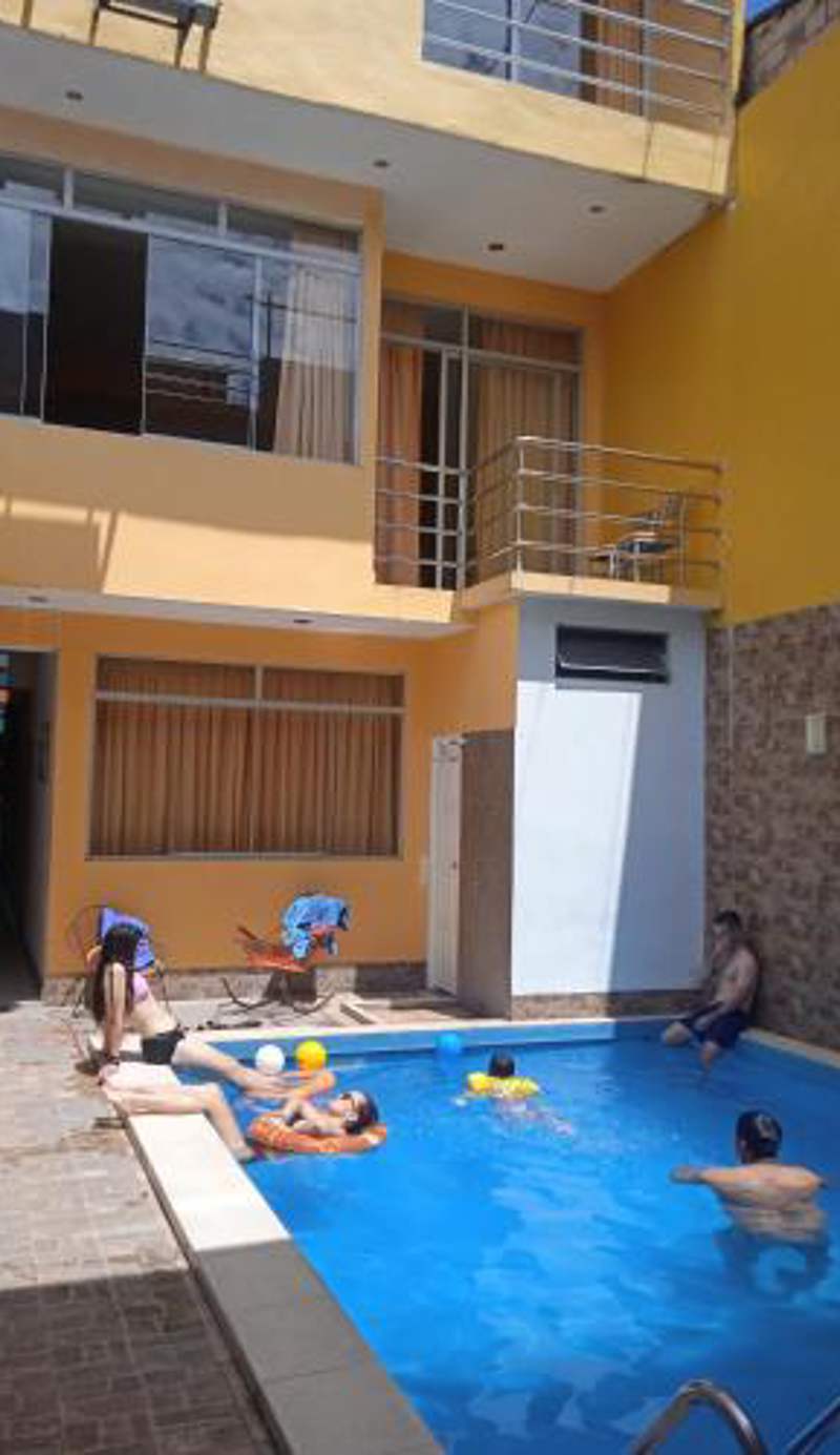 100 RV APARTMENTS IQUITOS PERU-Apartamento primer piso con ventana a piscina