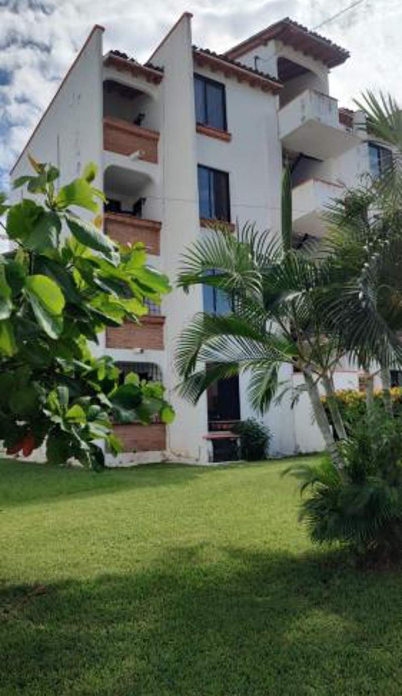 Departamentos en barrio tradicional cercanos a la playa
