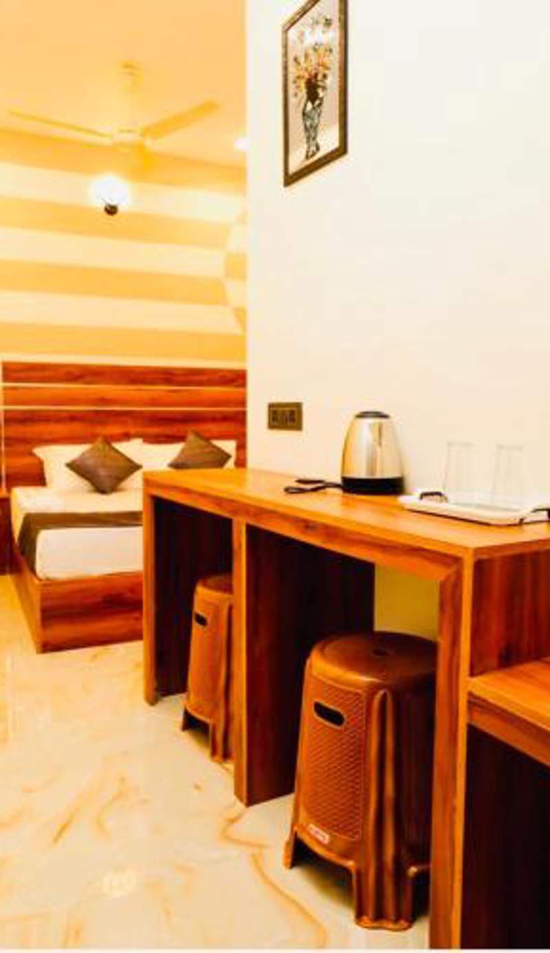 Aps inn munnar