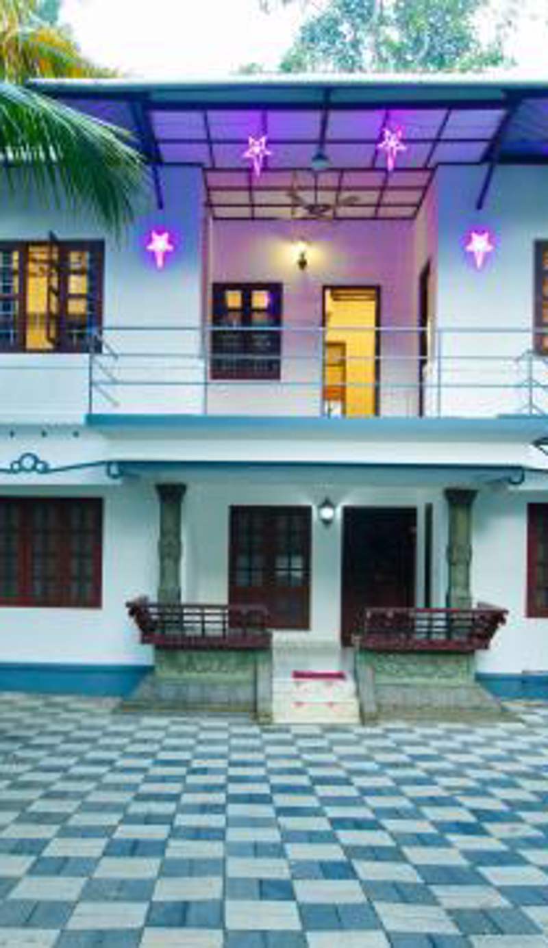 Marari White Home