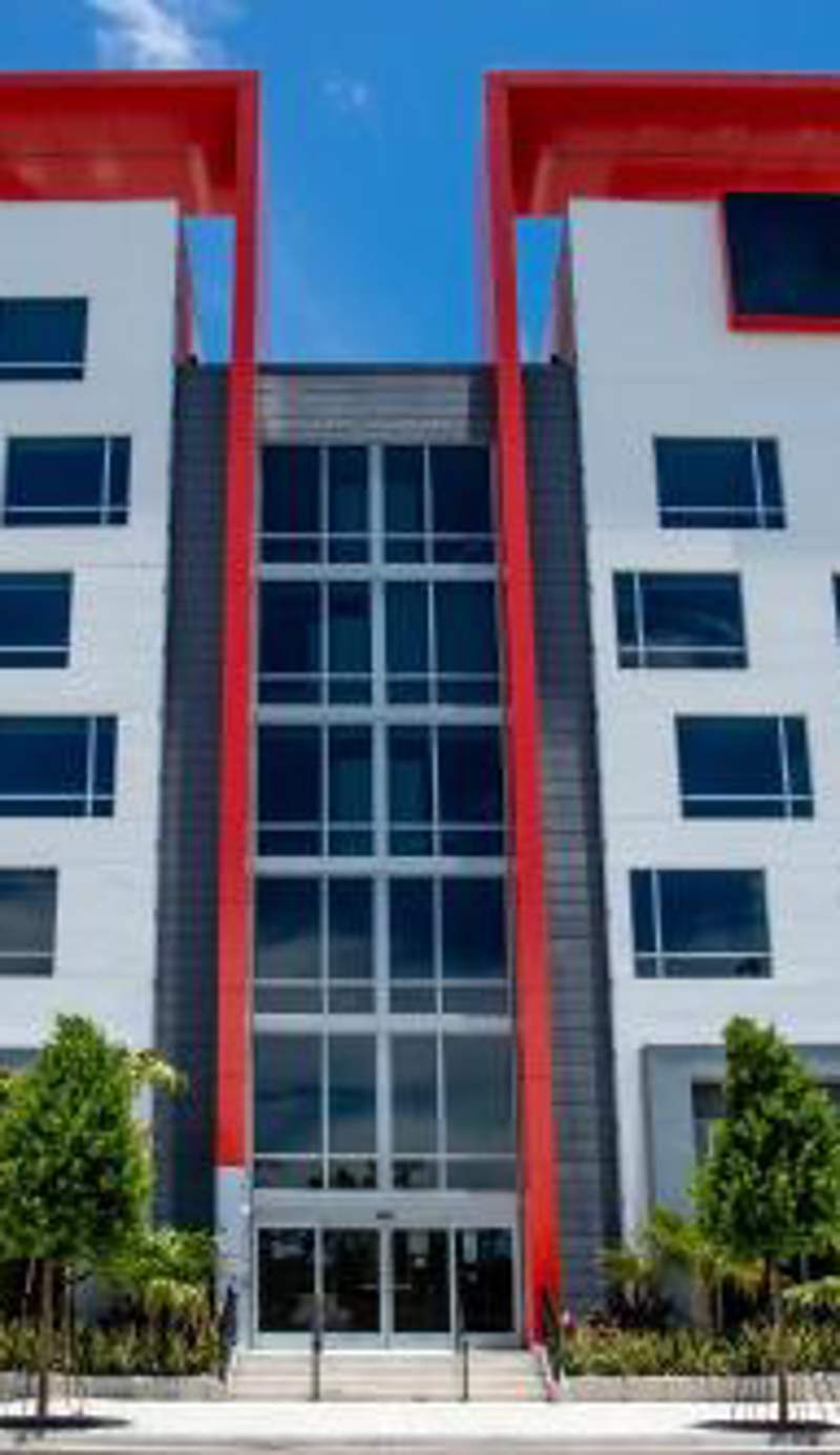 Kompose Boutique Miami Airport