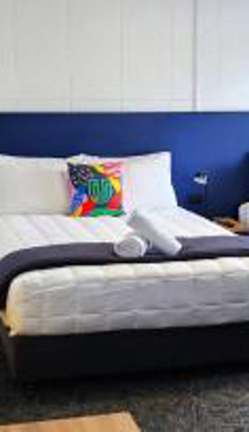 Urban Lounge Sleepery, SureStay Collection by BW