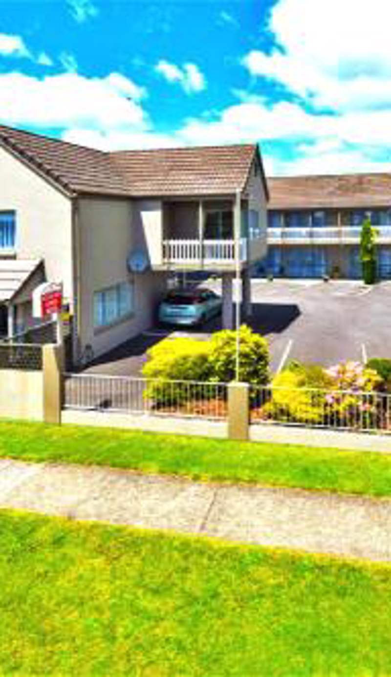 Accolade Lodge Motel