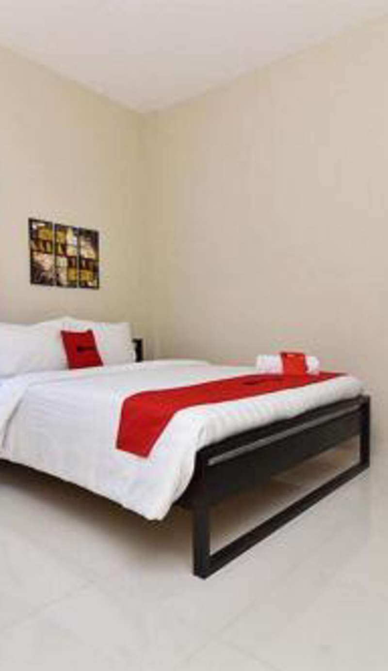 RedDoorz Plus near Jalan Imam Bonjol Denpasar