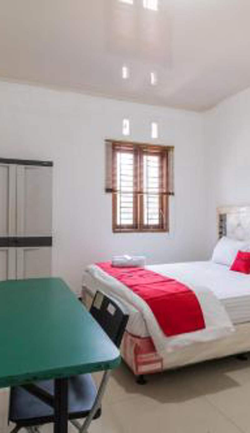 RedDoorz near Terminal Bubulak Bogor