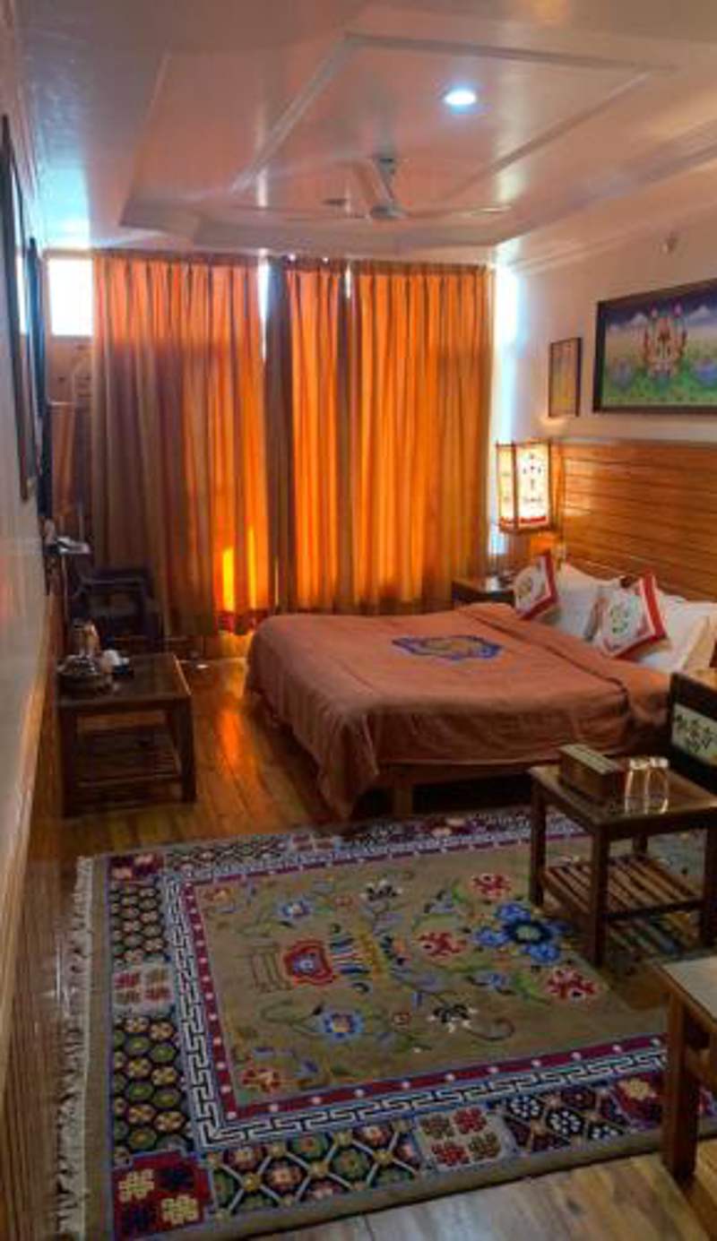 Auspiscious Him View Hotel