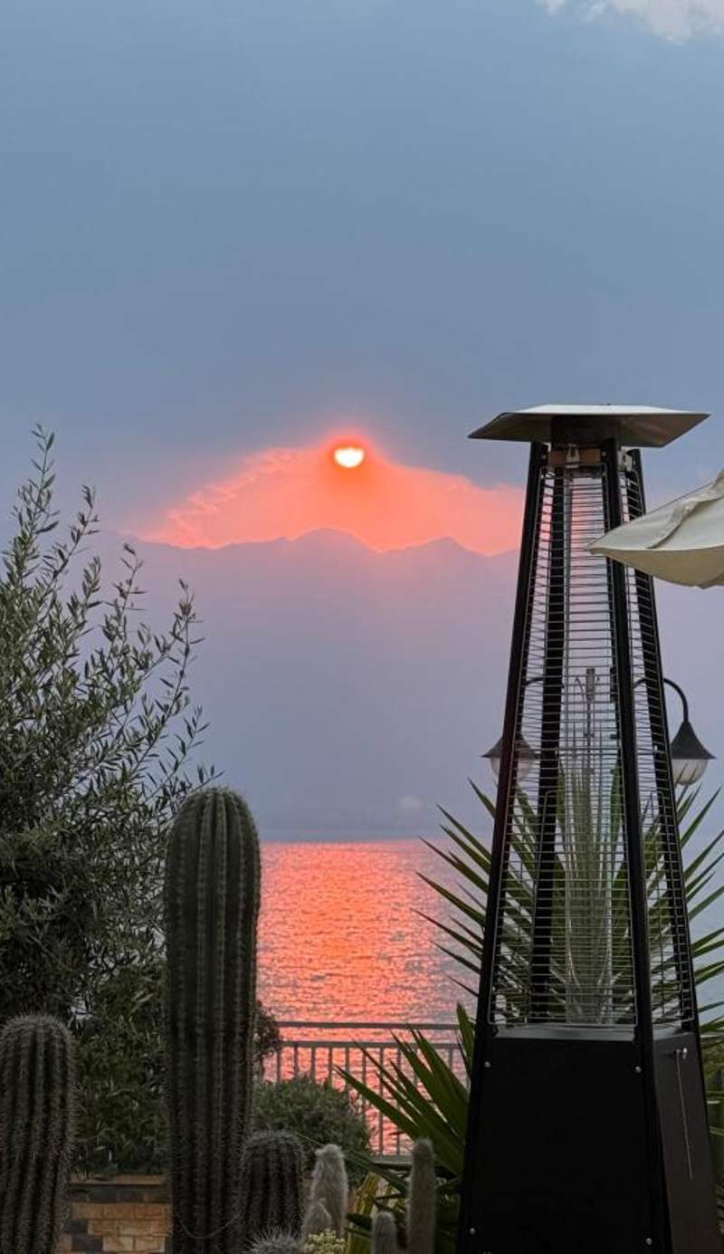 Sanjian Twilight Diary Seaview Hotel