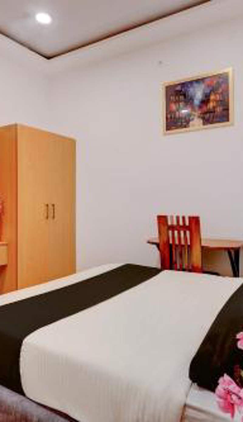 Hotel O Grand Crown