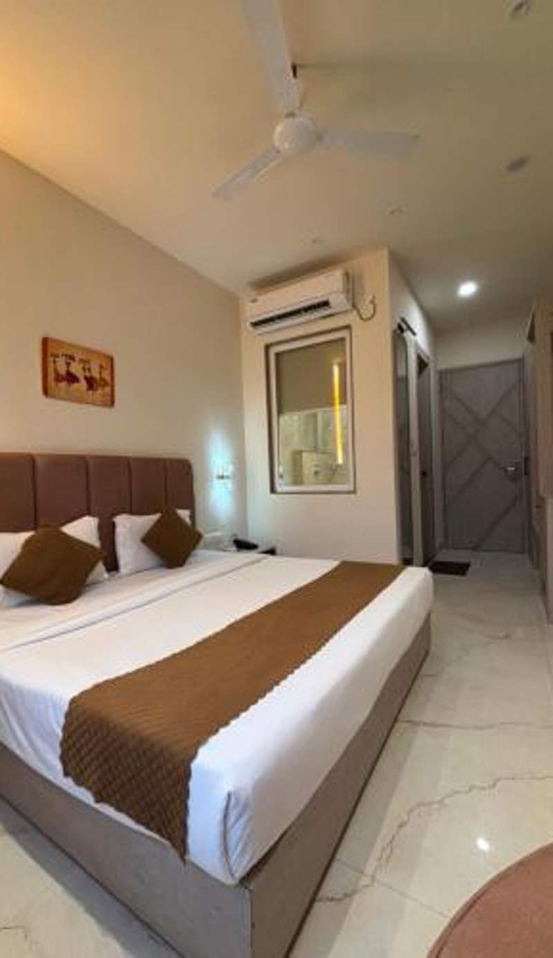 Sethi Grand Hotel