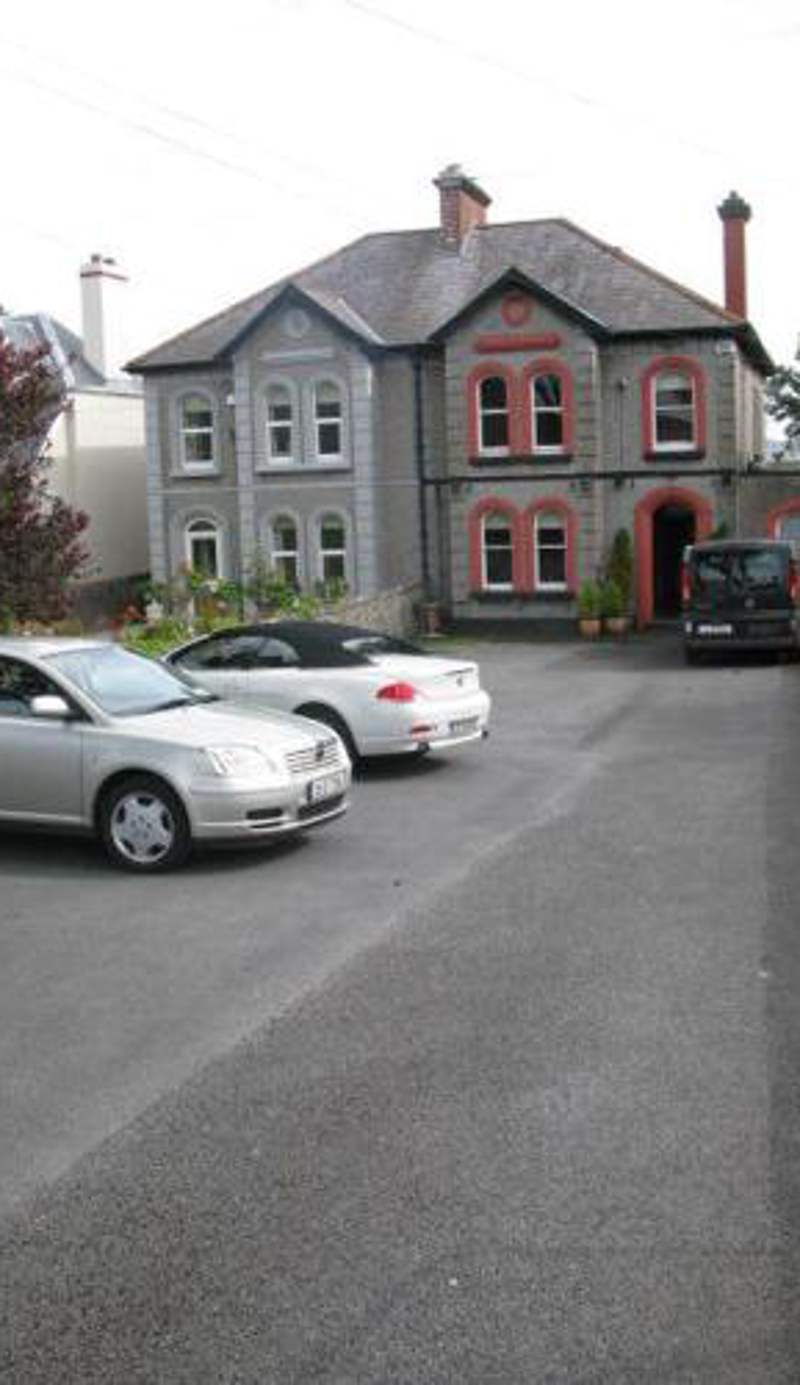 Dun Aoibhinn Guest Accommodation