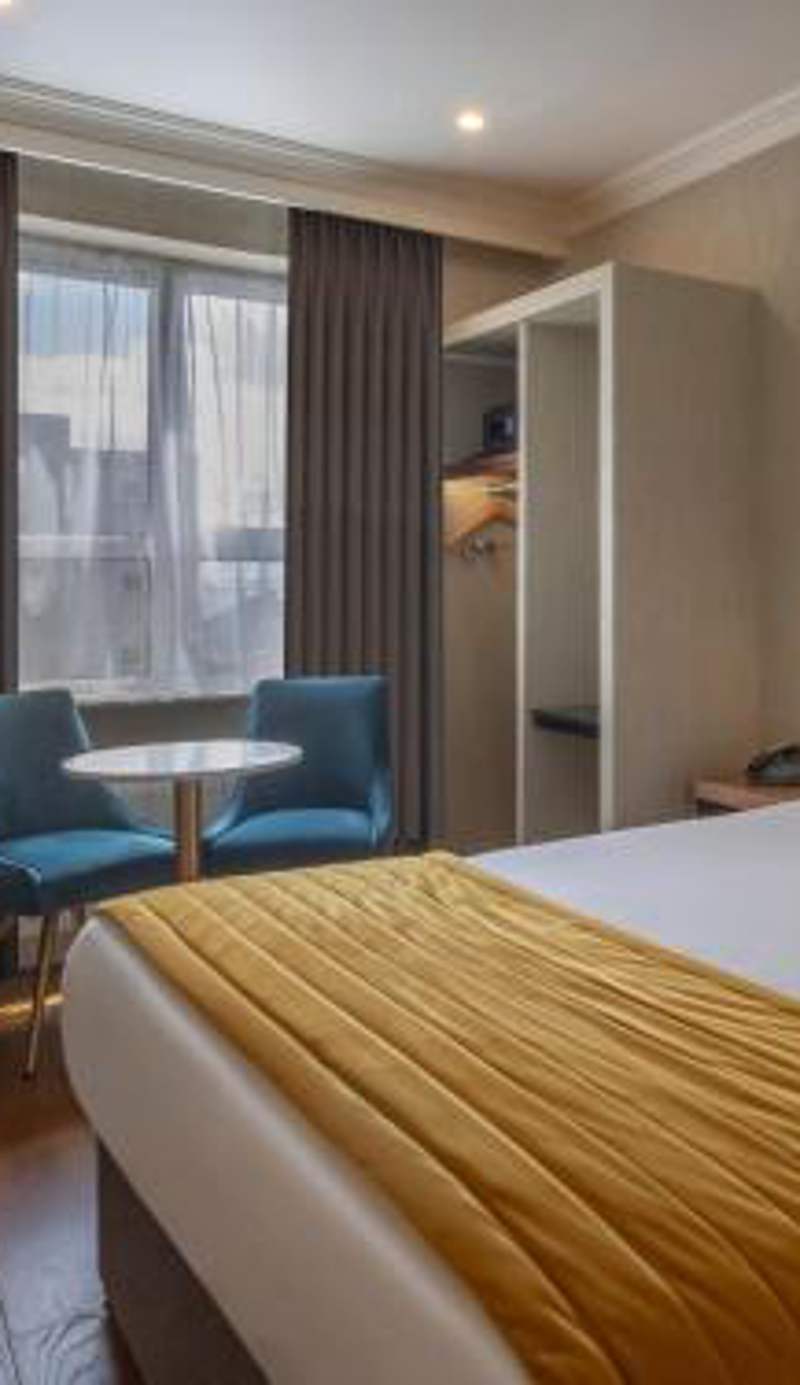 Eyre Square Hotel