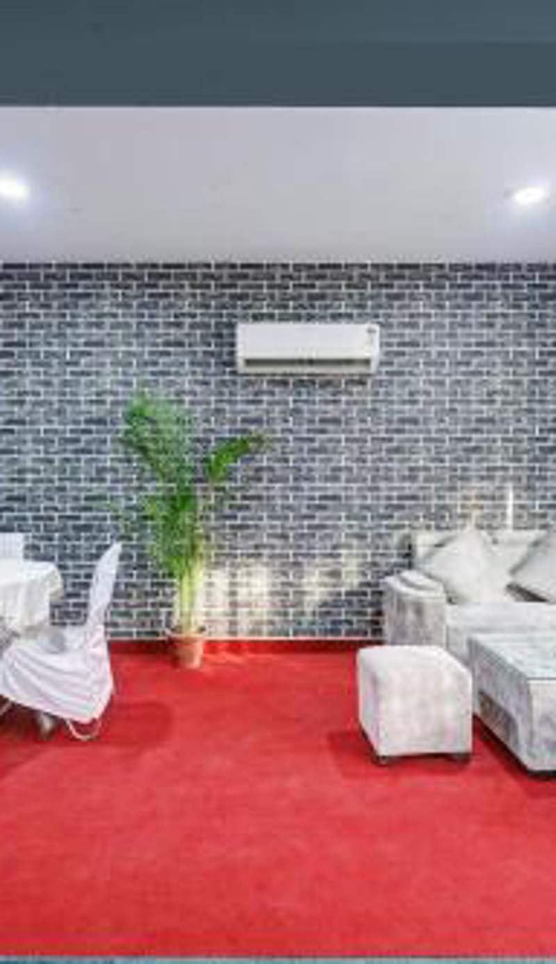 Super Townhouse Tipsyy Near Bestech Central Square Mall