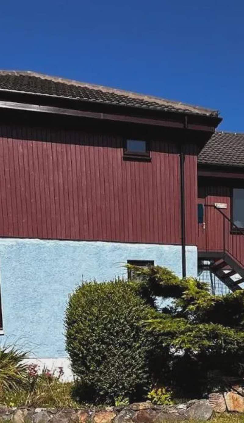 Snowgoose Apartments & Bunkhouse