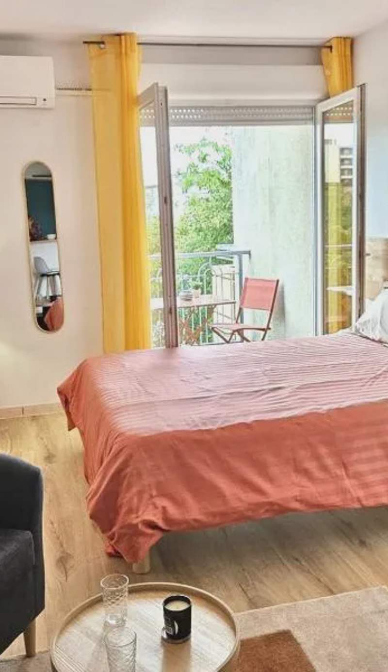 T1 - 160 bed - city center
