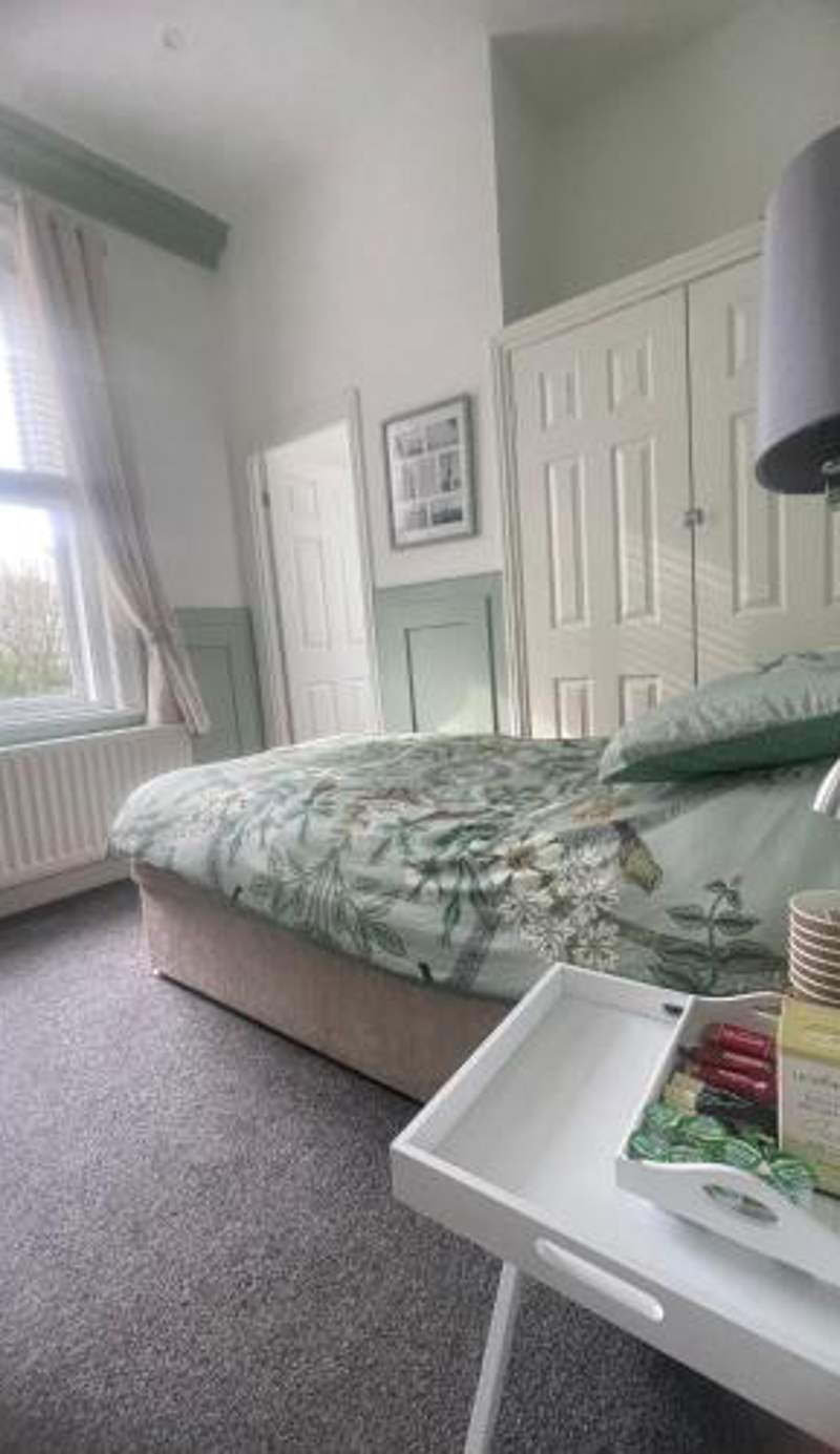 Crockets Hotel