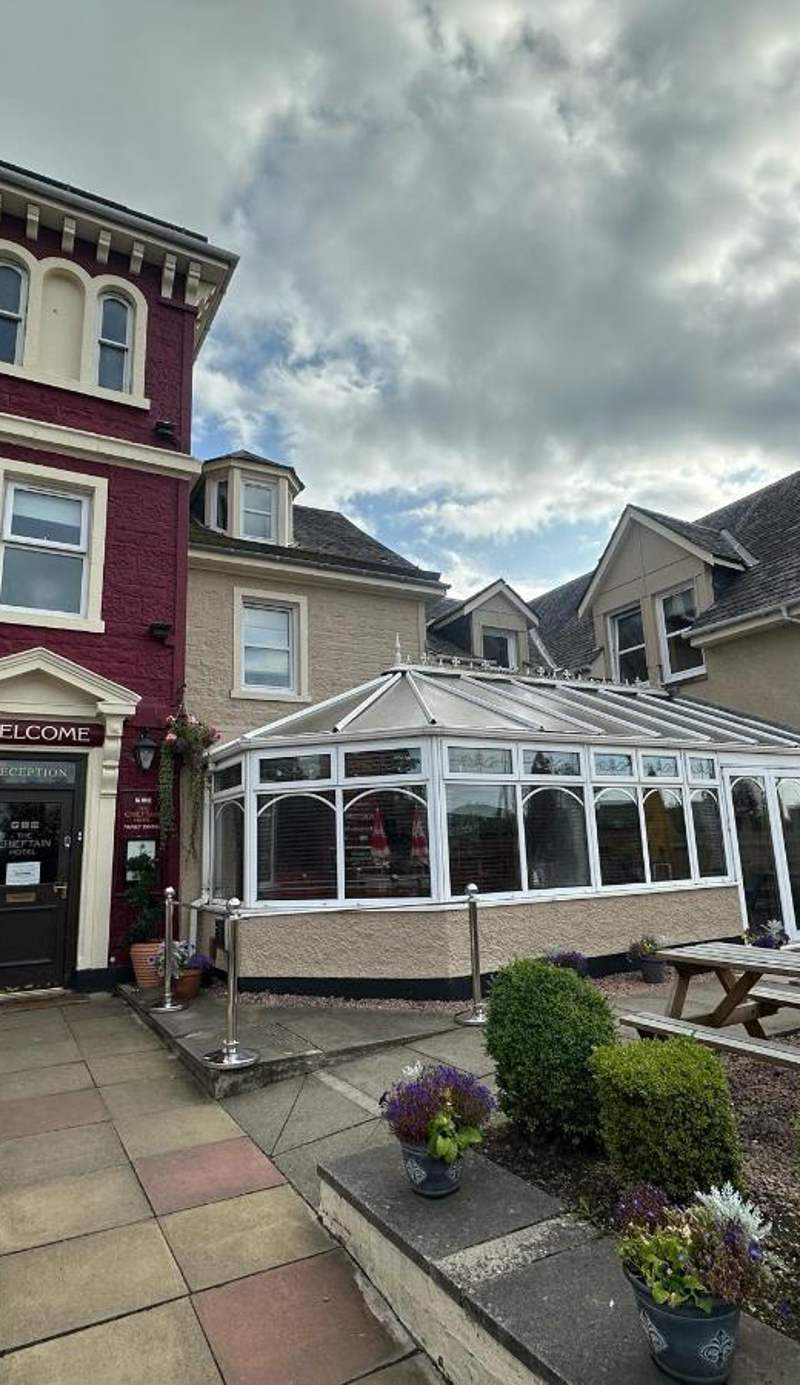 Chieftain Hotel