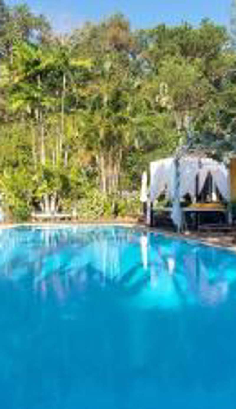 Loma Resort