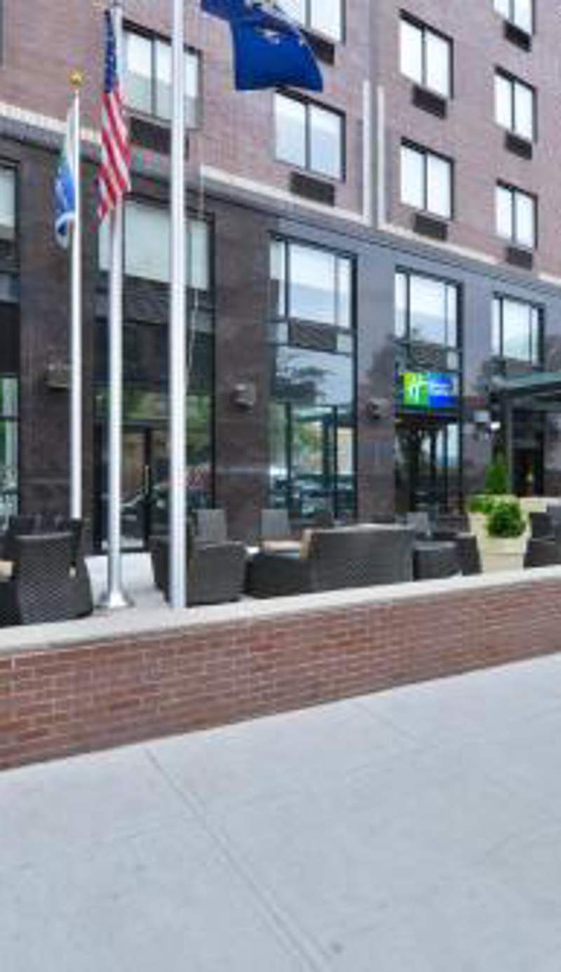 Holiday Inn Express Manhattan Midtown West by IHG