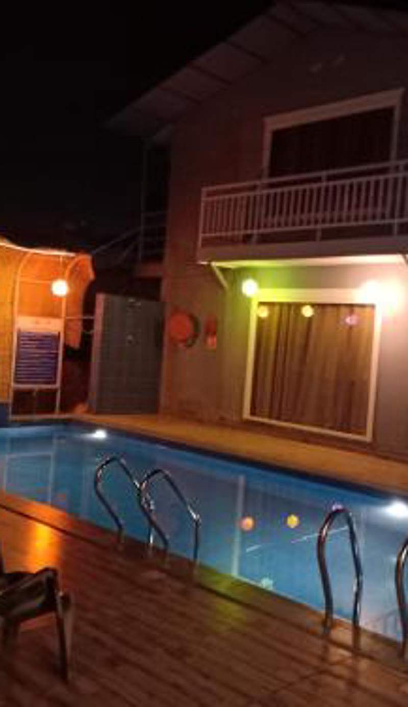 Sea Shell Beach Cottages & Suites