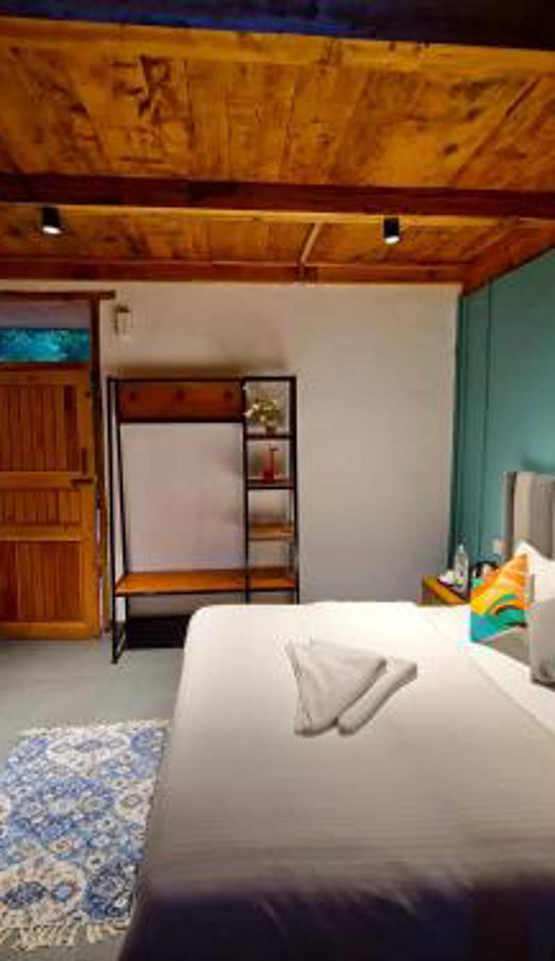 Peppy Nomads Luxuria