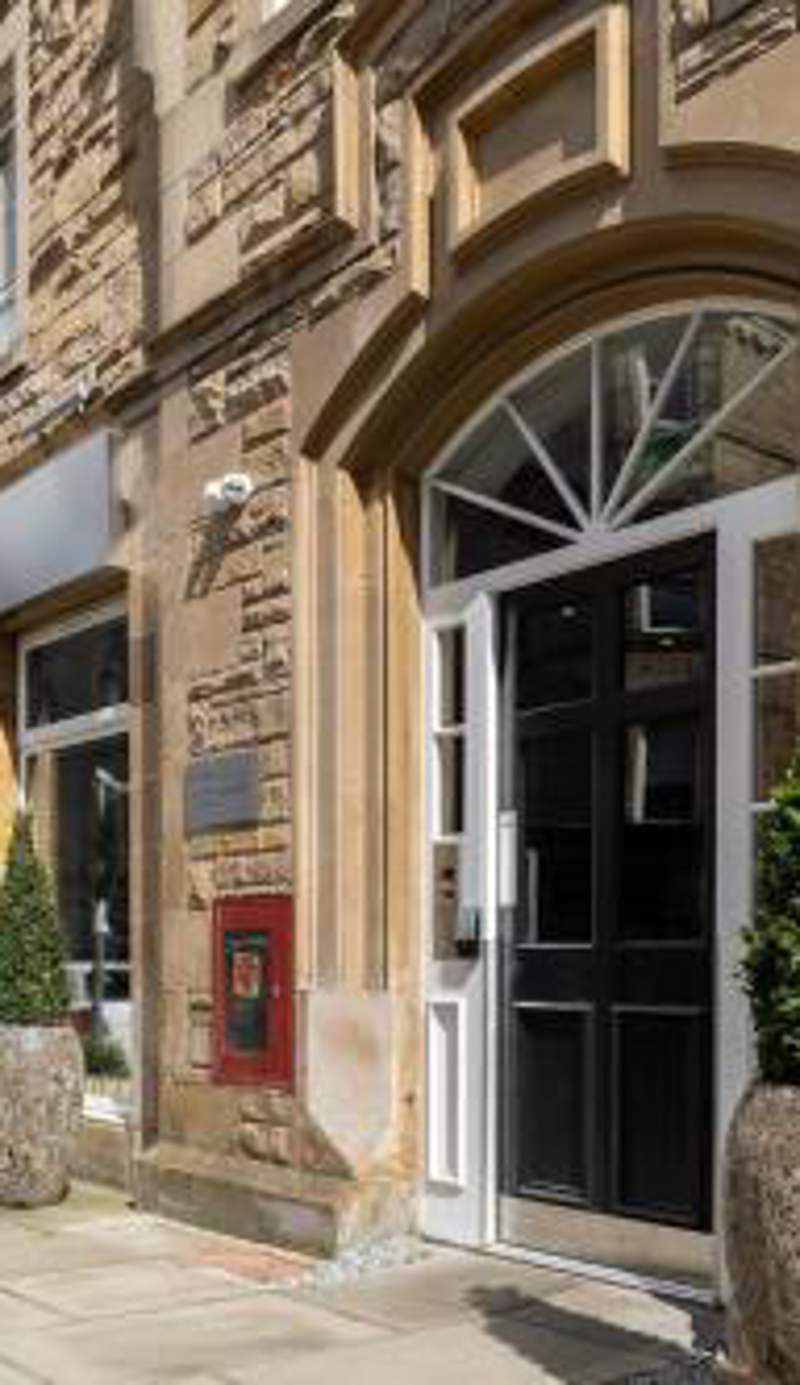 PREMIER SUITES Edinburgh Fountain Court