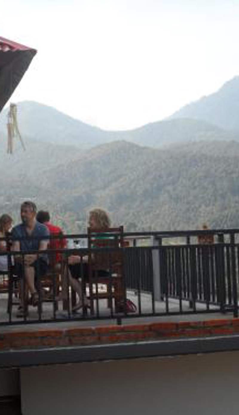 One Homestay and Warung