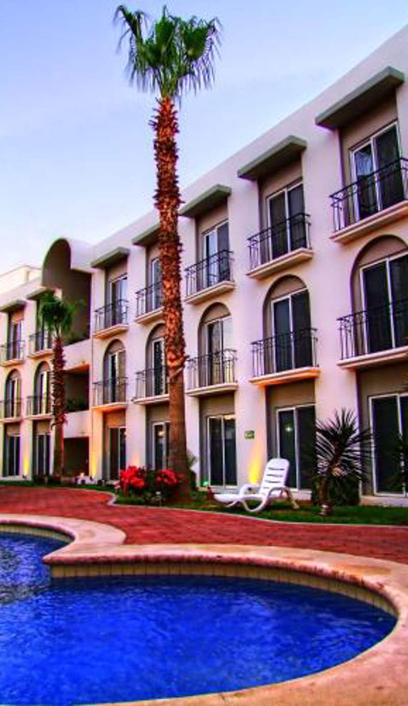 Seven Crown Express & Suites by Kavia