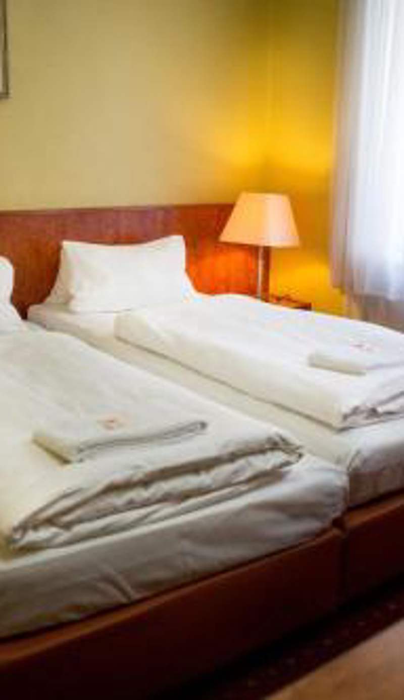 City Hotel - HEEFA OHG