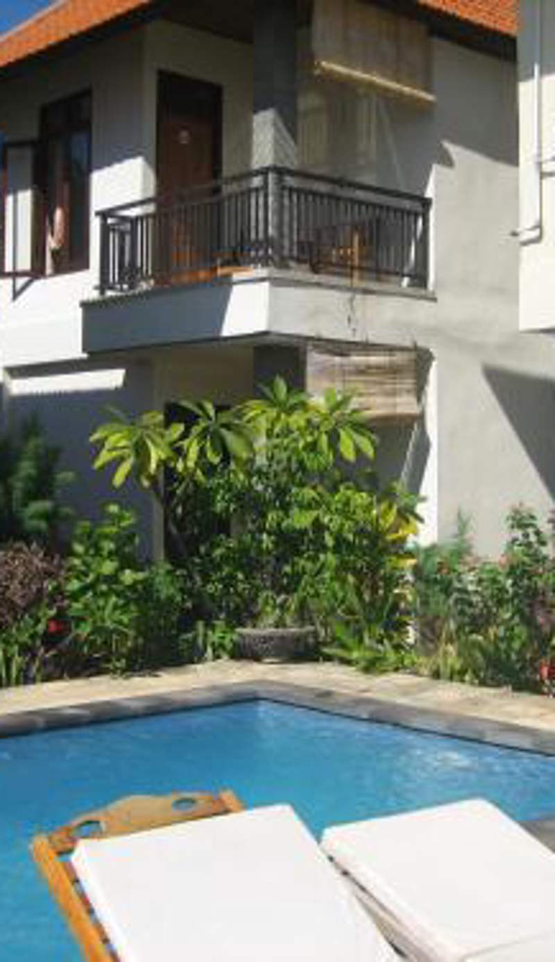 Lucky Paradise Bungalows on The Beach