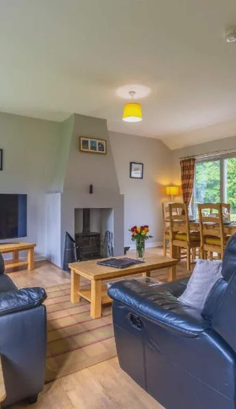 Loch Ness Abbey Cottages