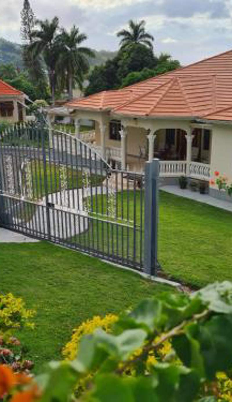 La Rose Apartment