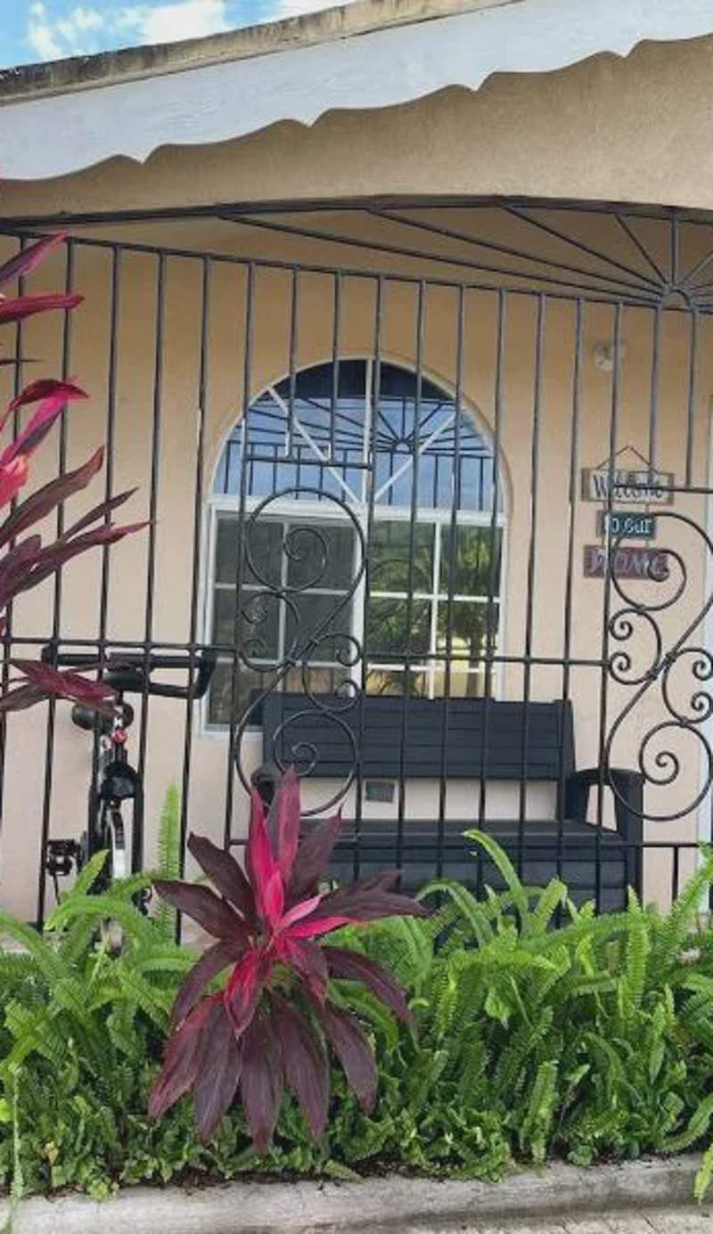 Symone Palms Retreat