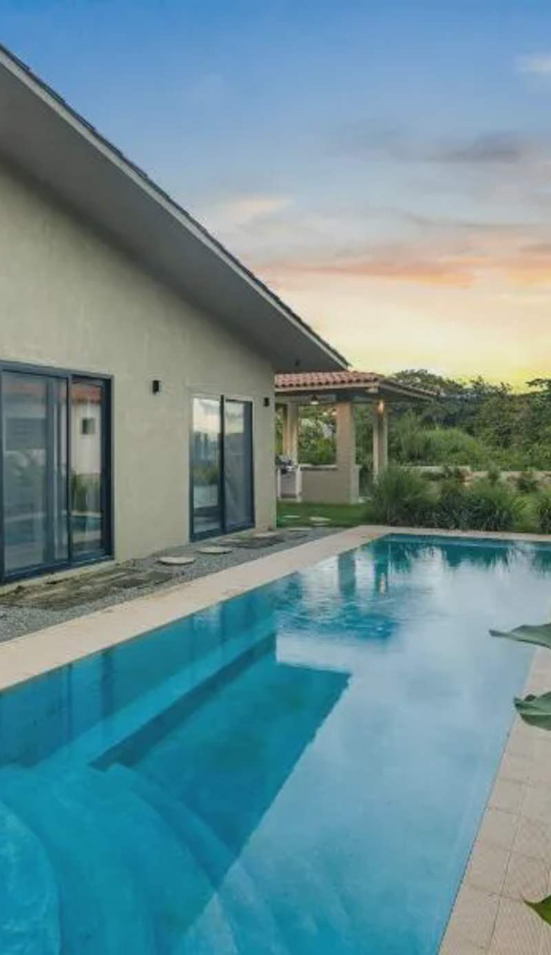 Casa Ola - Tropical Beachside Escape
