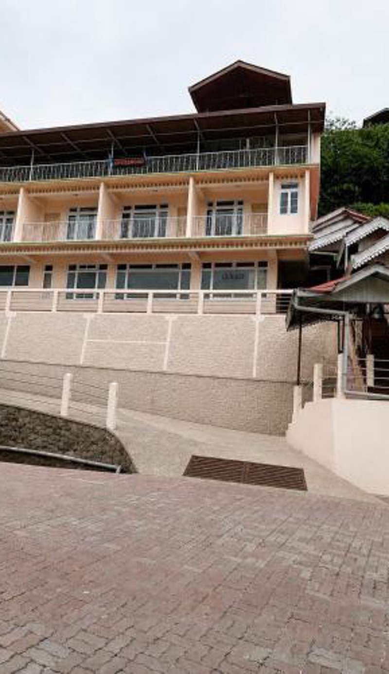CLOUDS Hotel and restaurant